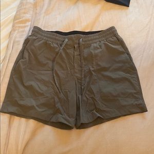 Lululemon Bowline short 5” stretch ripstop